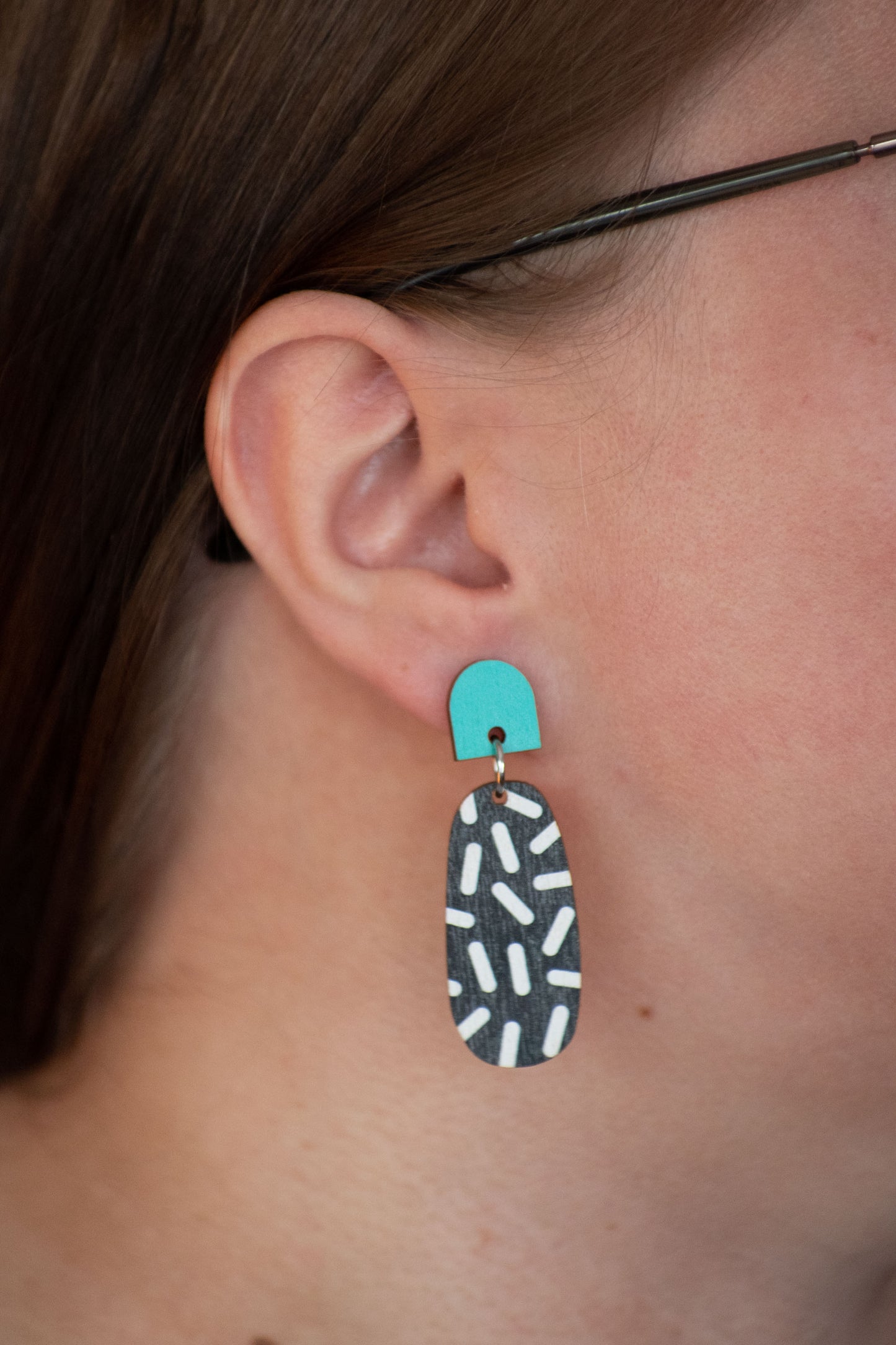 Neilikka Earrings