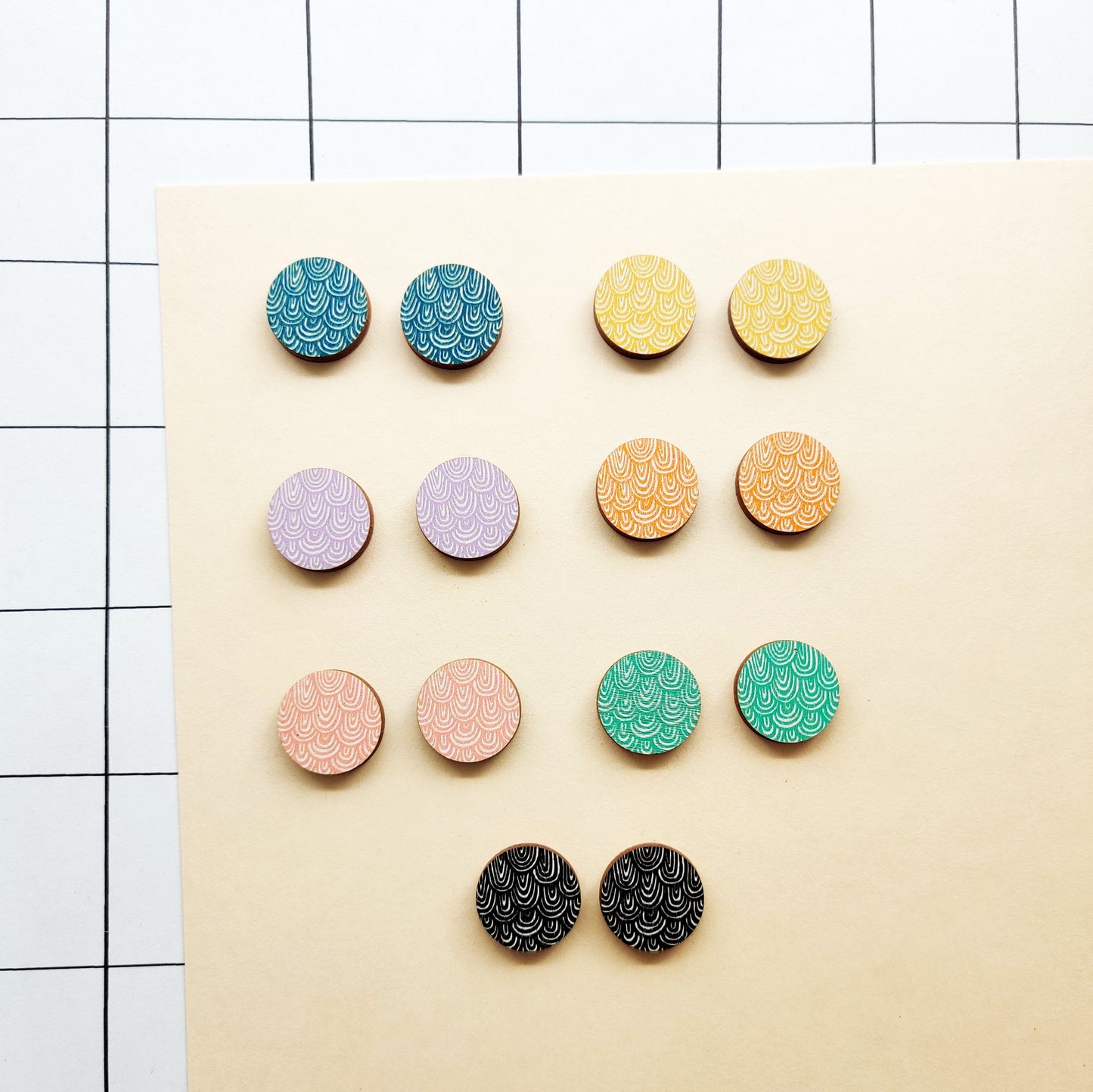 LAINE MINI EARRINGS