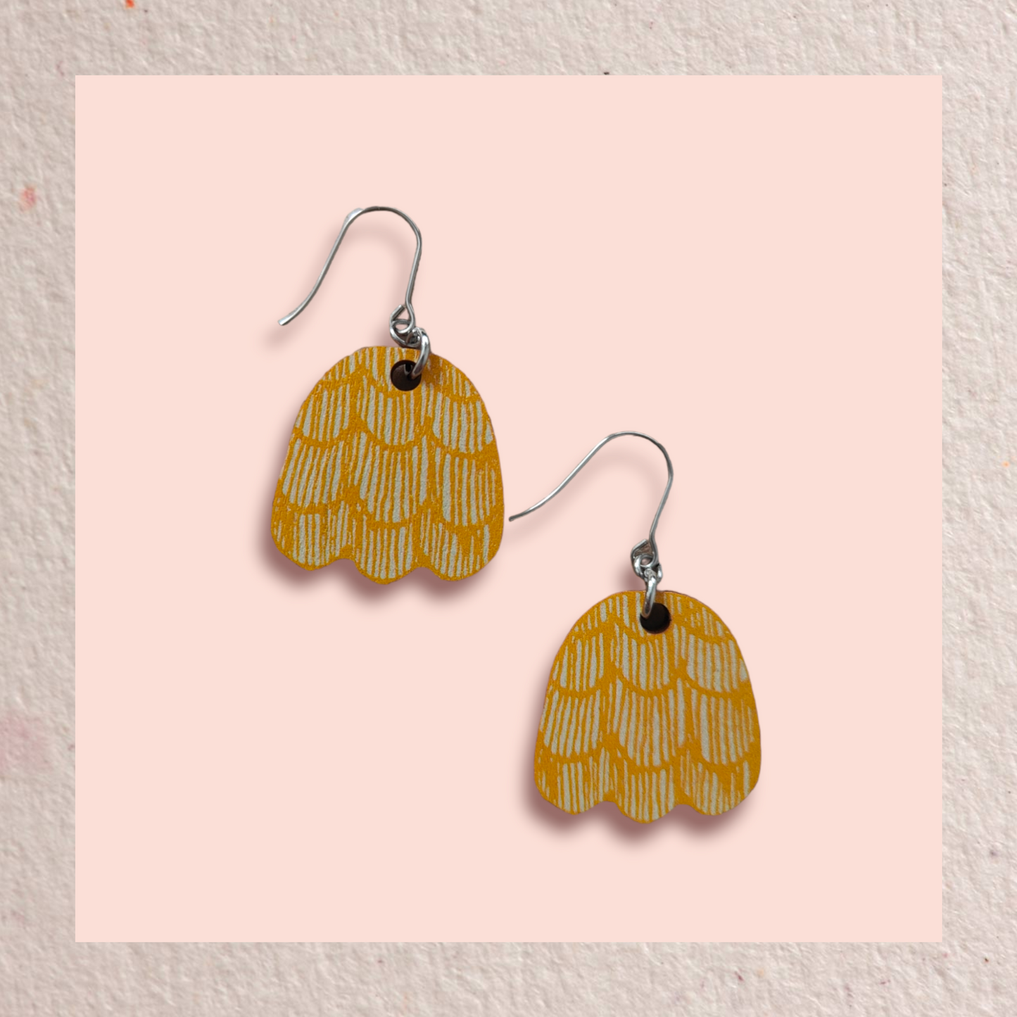 Käpy earrings Yellow