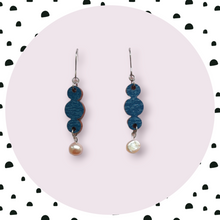 Kurvi earrings dark blue