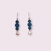 Kurvi earrings dark blue