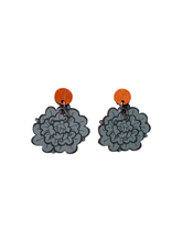 Pioni Earrings Orange/Gray