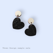 Onni Earrings White/Black