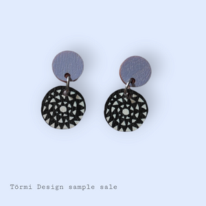 Aurinko color Earrings Lavender/Black