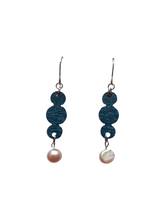 Kurvi earrings dark blue