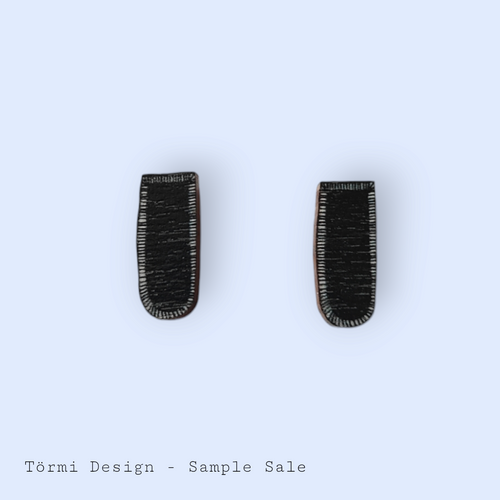 Tasku Stud Earrings Black