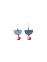 Kurjenkello midi bead earrings Blue/Pink