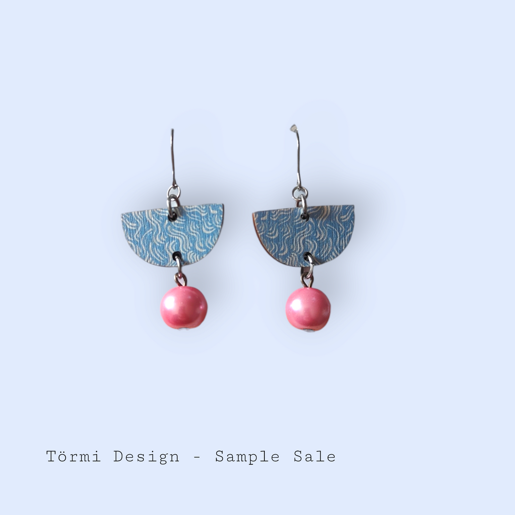 Kurjenkello midi bead earrings Blue/Pink