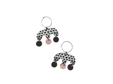 Horisontti Earrings white/pink/gray hoop