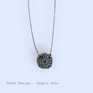 Toive Necklace Gray