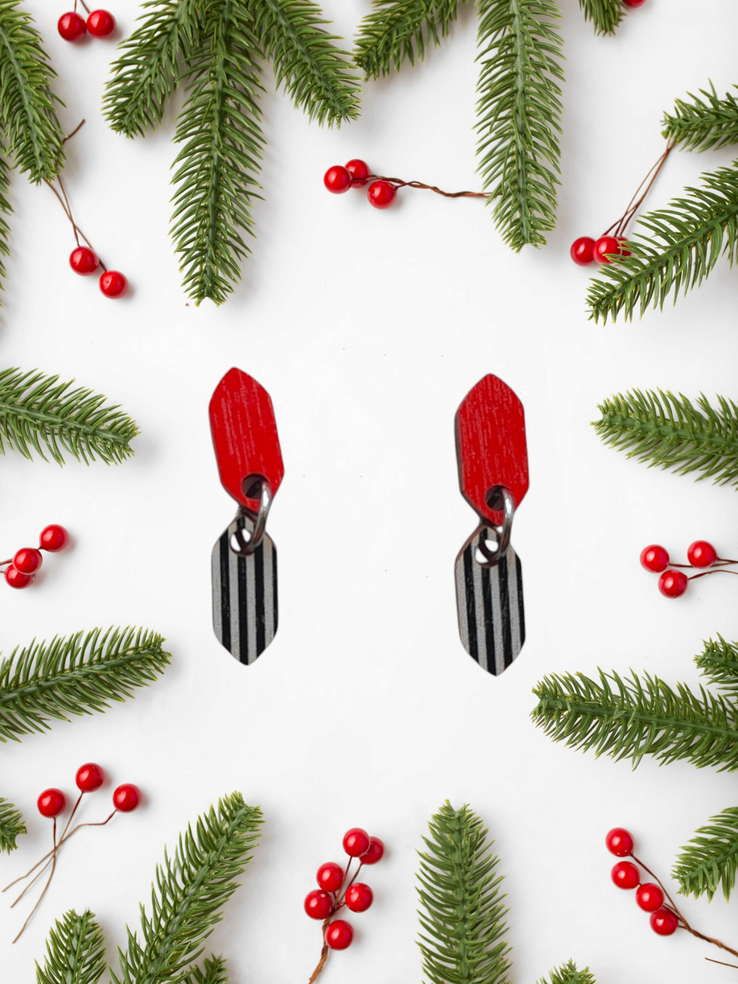 Kuu Earrings red/stripes