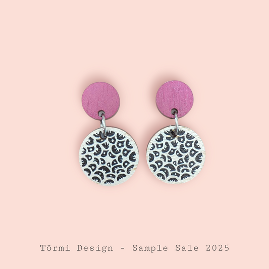Voikukka Earrings Purple/Black