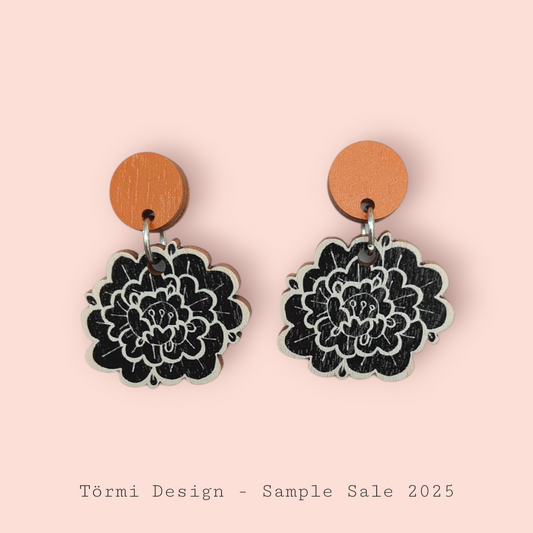 Pioni Earrings Orange/Black