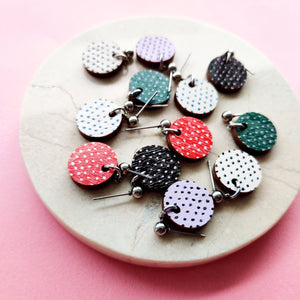 Täplä Earrings Steel pink/black polka dot