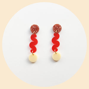 Hilpeä Earrings Red