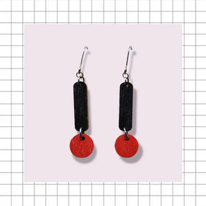 Kärki Earrings black/red