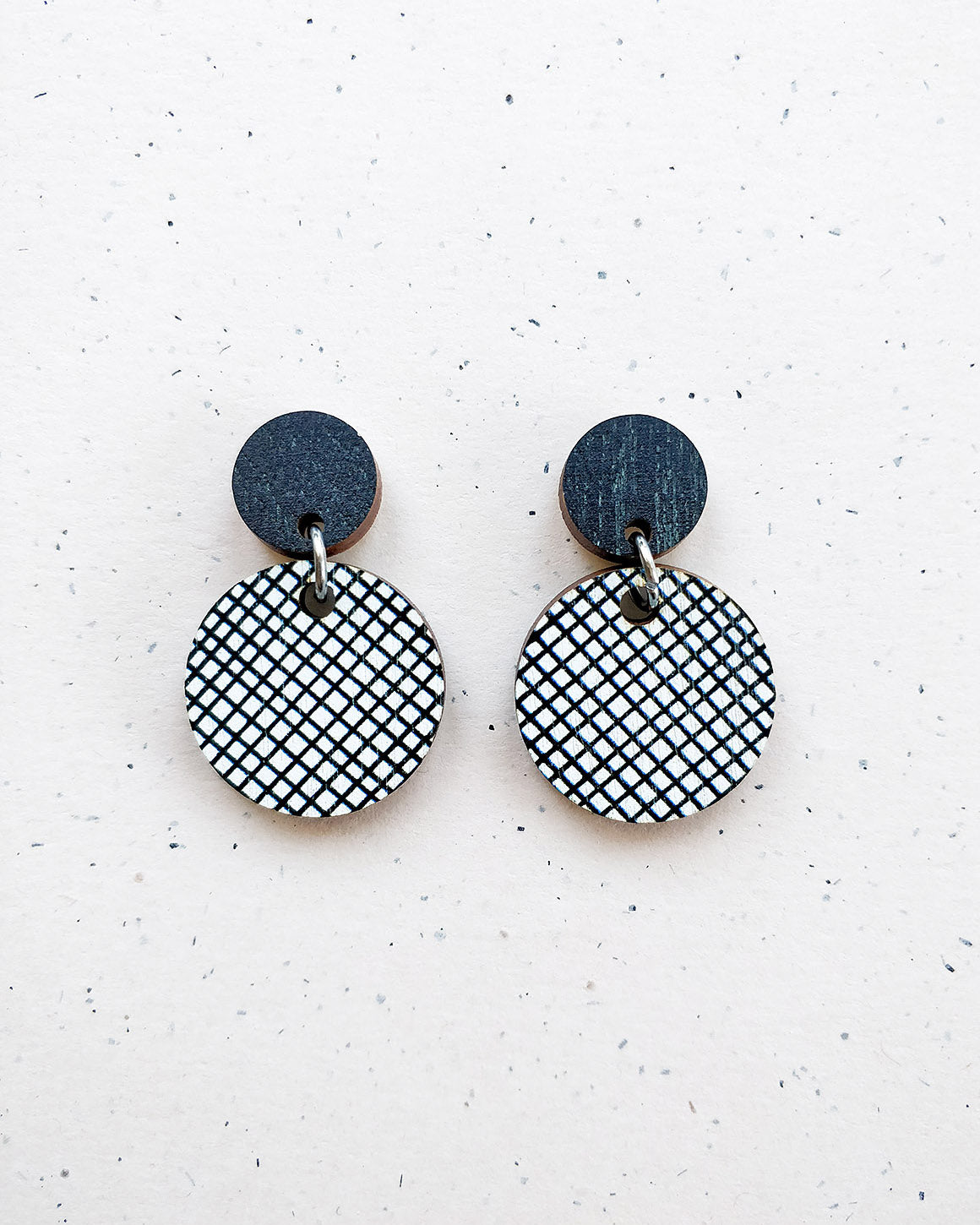 Hento Earrings Black