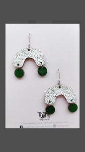 Karuselli Earrings polka dot/green